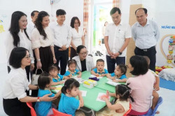 Thứ trưởng Bộ GD&ĐT kiểm tra hoạt động của trường học sau sáp nhập tại Nghệ An