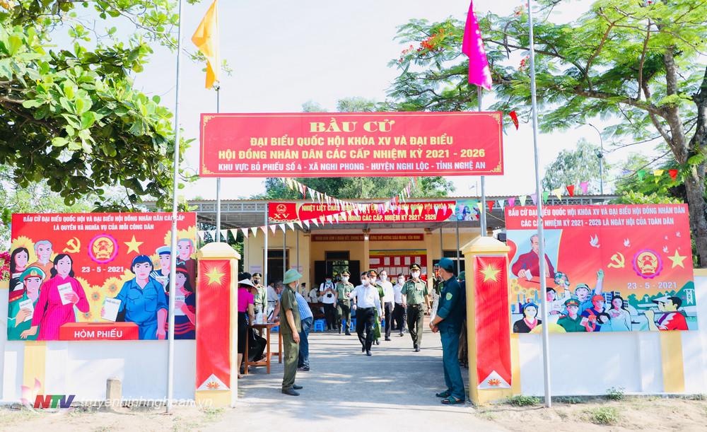​​​​​​​ Bí thư Tỉnh ủy kiểm tra công tác tổ chức bầu cử tại huyện Nghi Lộc.