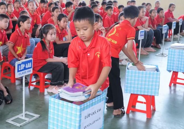 Nghệ An phát động quyên góp sách giáo khoa, xây dựng tủ sách dùng chung