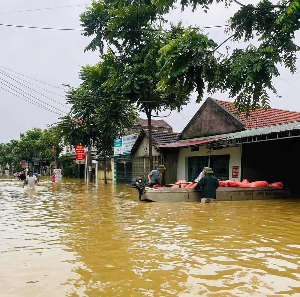 Nguy cơ mất an toàn thực phẩm sau lũ lụt và phát sinh bệnh tật nguy hiểm.