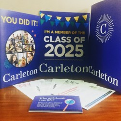 Với rất nhiều nỗ lực, Phương Duy đã trúng tuyển ĐH Carleton, Mỹ niên khóa 2021-2025.