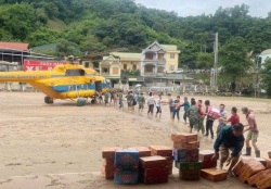Quân đội sẽ tổ chức thêm 4 chuyến bay chuyển hàng cứu trợ đến vùng lũ Nghệ An