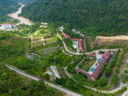 Những 'kỹ sư nông dân' ở Nhà máy Thủy điện Hủa Na