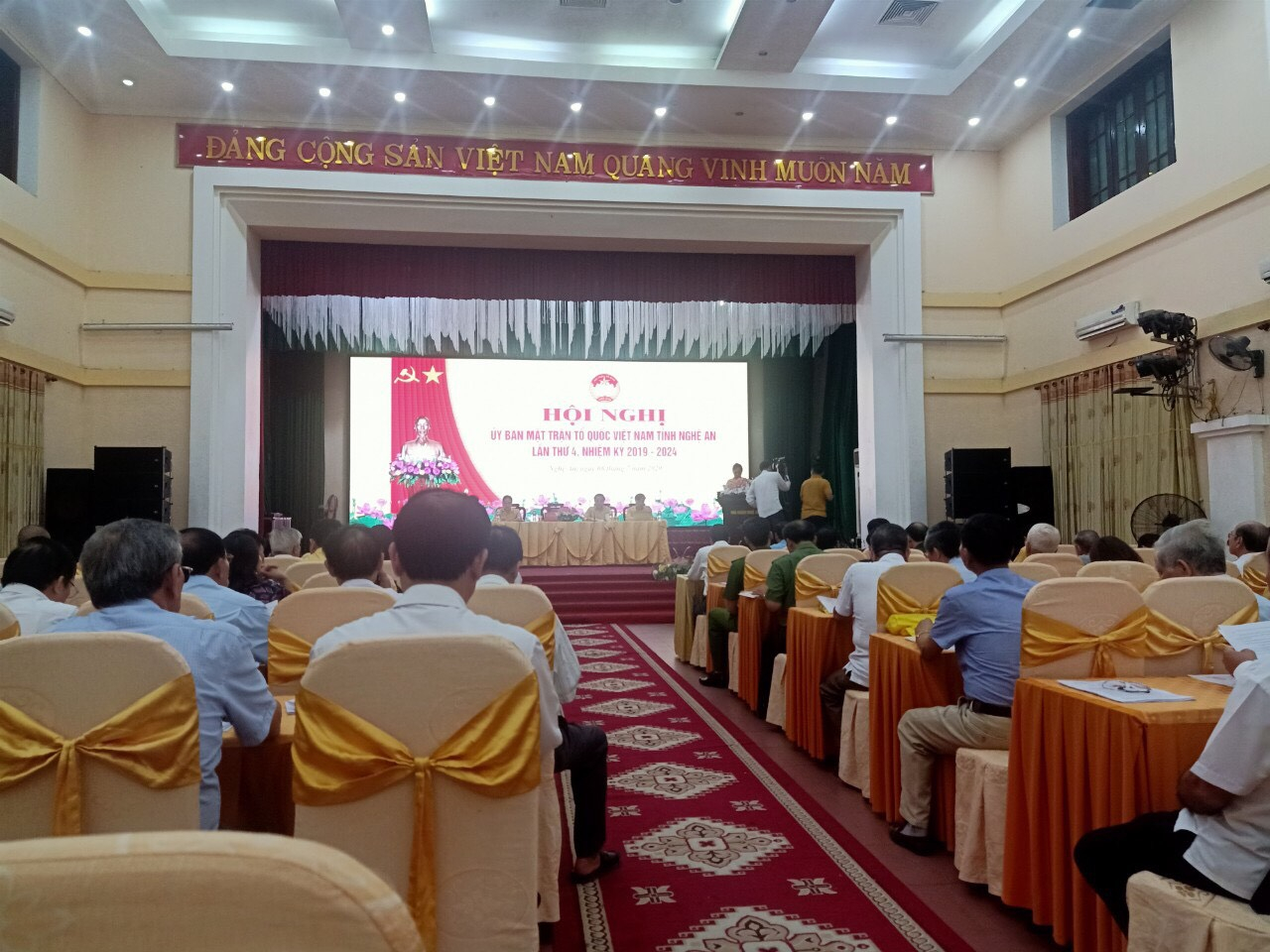 Ủy ban MTTQ Việt Nam tỉnh Nghệ An đã tổ chức hội nghị lần thứ 4, khóa XIV, nhiệm kỳ 2019-2024