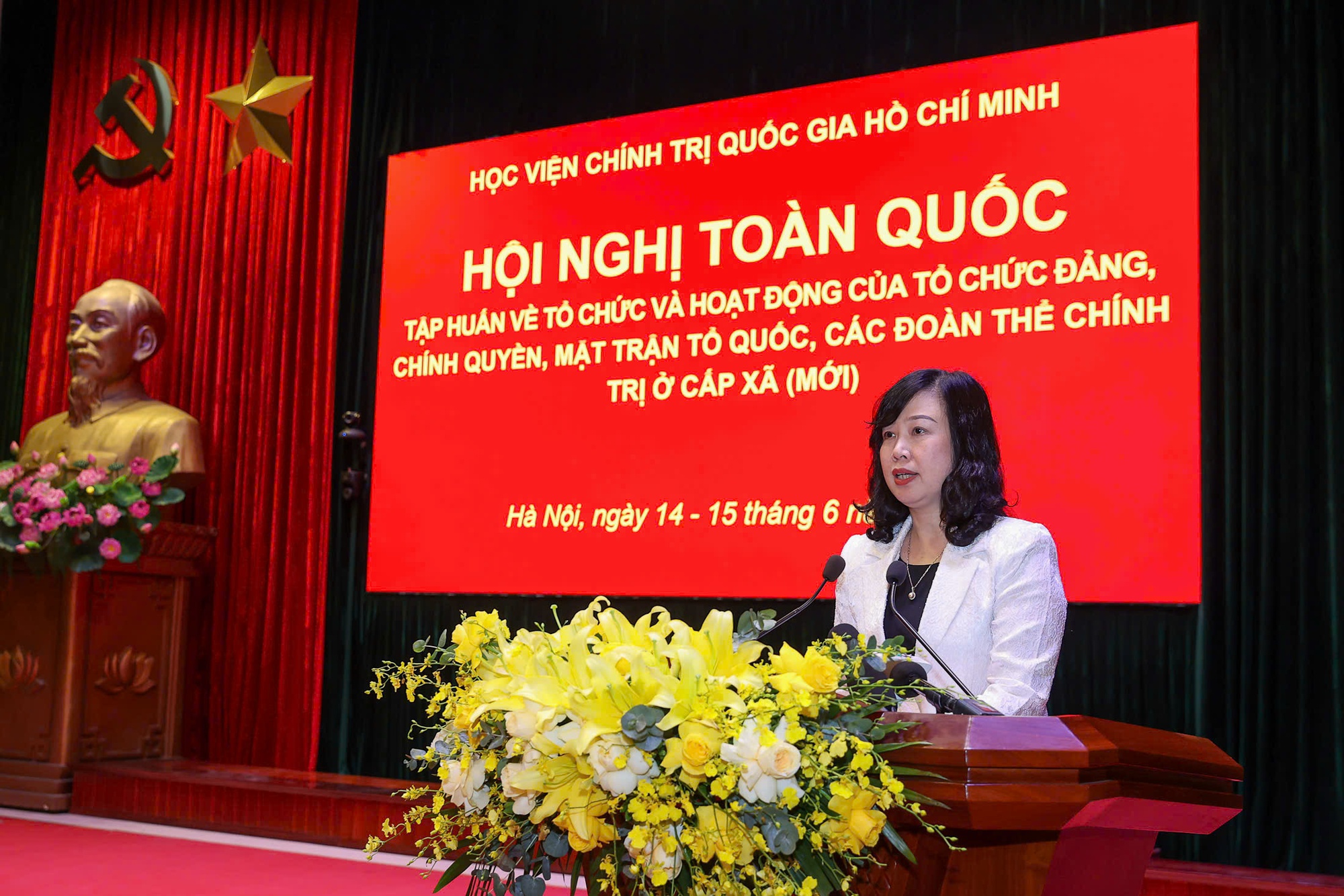 Bộ trưởng Đào Hồng Lan: Quyết liệt phân cấp, phân quyền và cắt giảm thủ tục hành chính về y tế