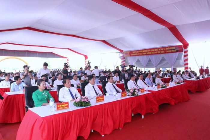 Khởi công cao tốc Vinh - Thanh Thủy gần 24.000 tỉ đồng, kết nối Việt Nam - Lào